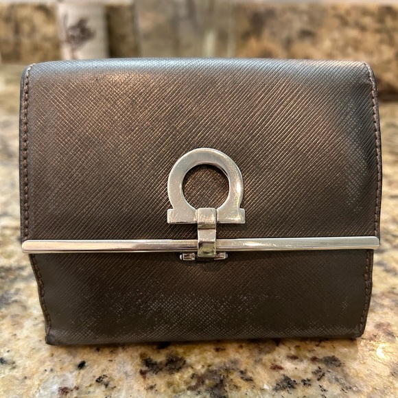 Salvatore Ferragamo wallet - Picture 1 of 8